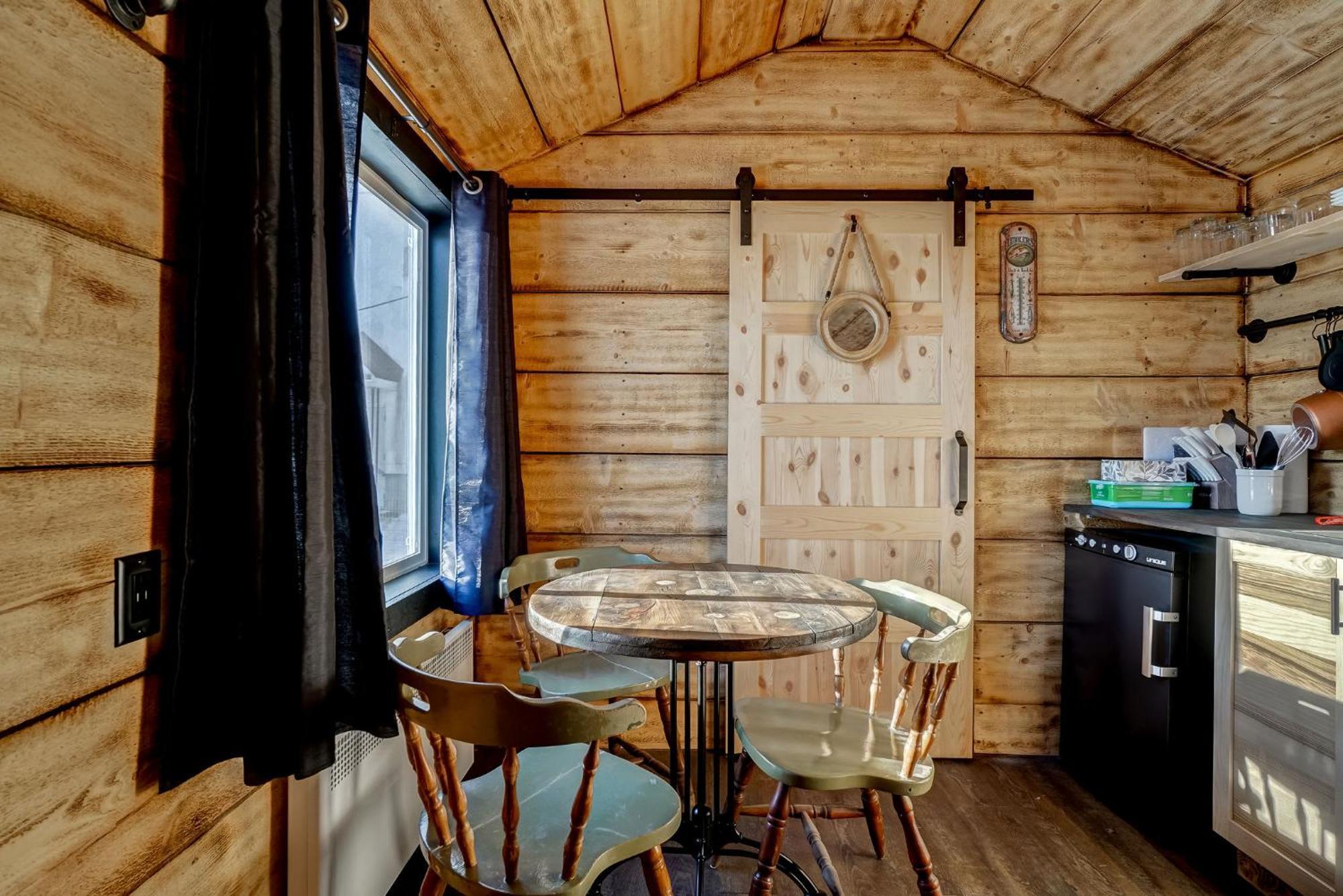 Your Cozy Cabin Retreat Saint-Remi-d'Amherst エクステリア 写真