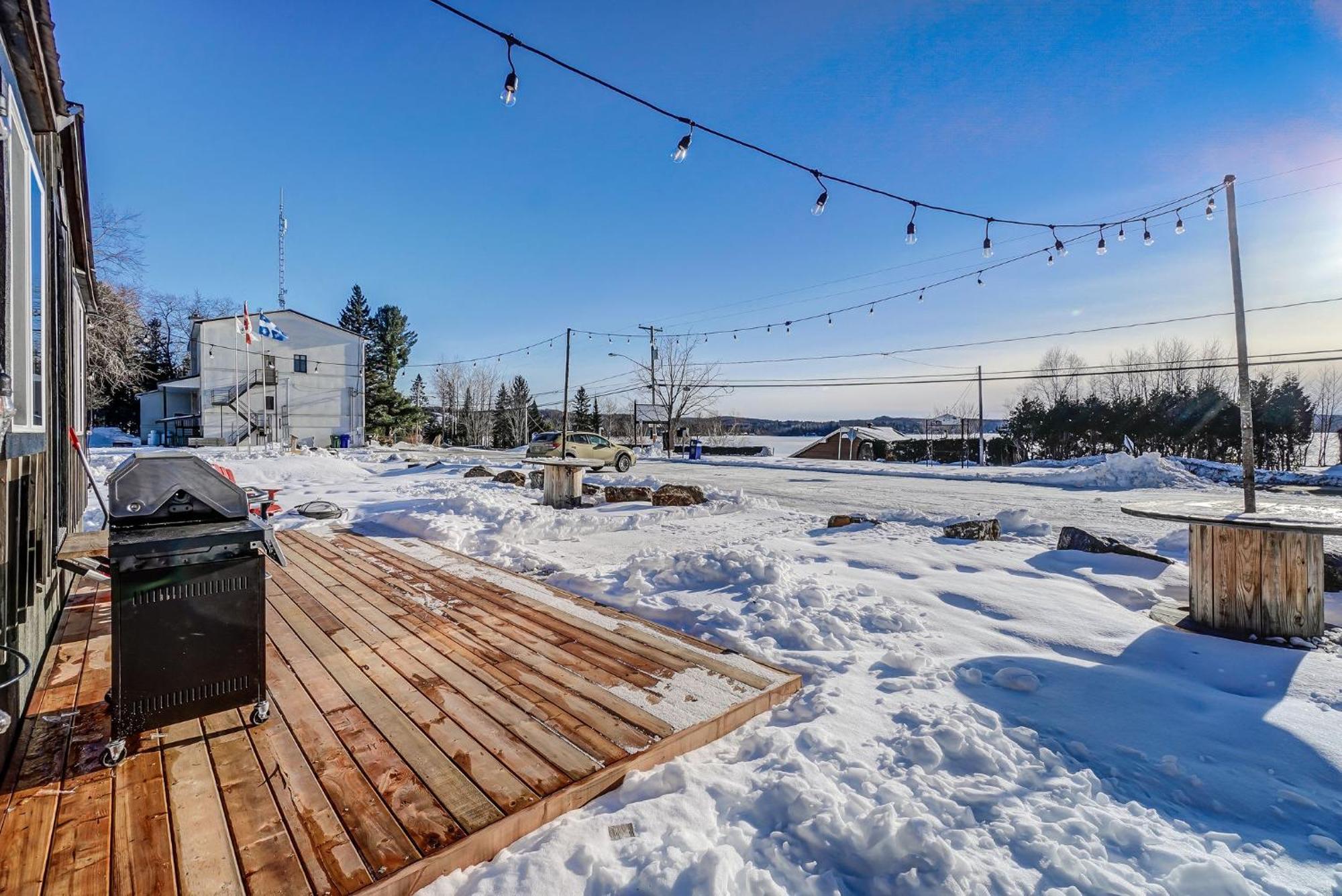 Your Cozy Cabin Retreat Saint-Remi-d'Amherst エクステリア 写真