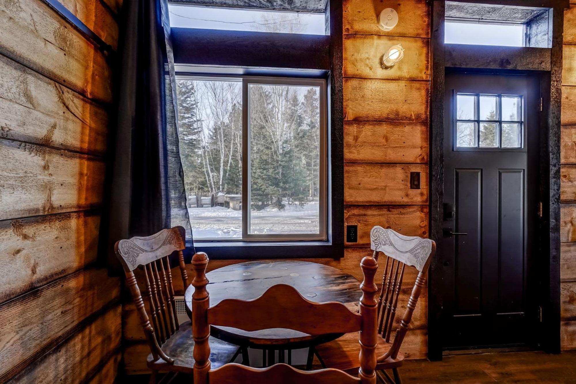 Your Cozy Cabin Retreat Saint-Remi-d'Amherst エクステリア 写真
