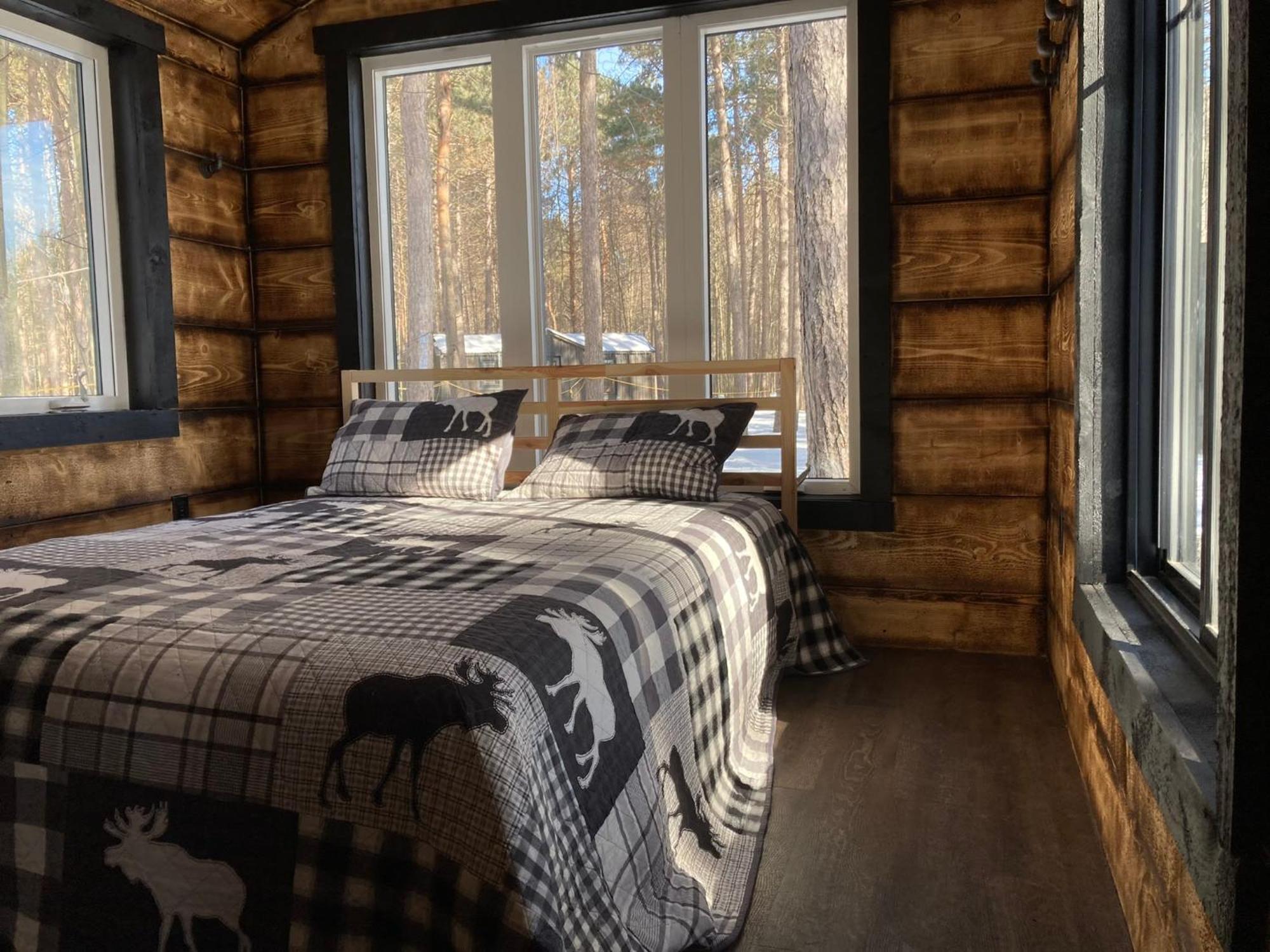 Your Cozy Cabin Retreat Saint-Remi-d'Amherst エクステリア 写真